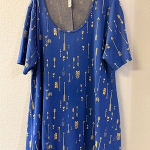 LuLaRoe Blue and Gold Arrow Pattern Short Sleeve Top